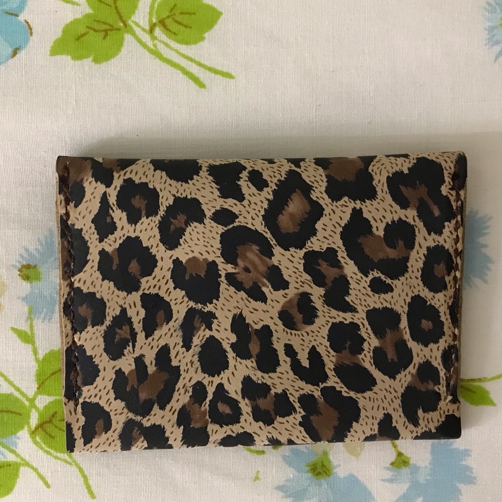 Hand Crafted 🐆 Leopard Print Wallet - Picture 2 of 4